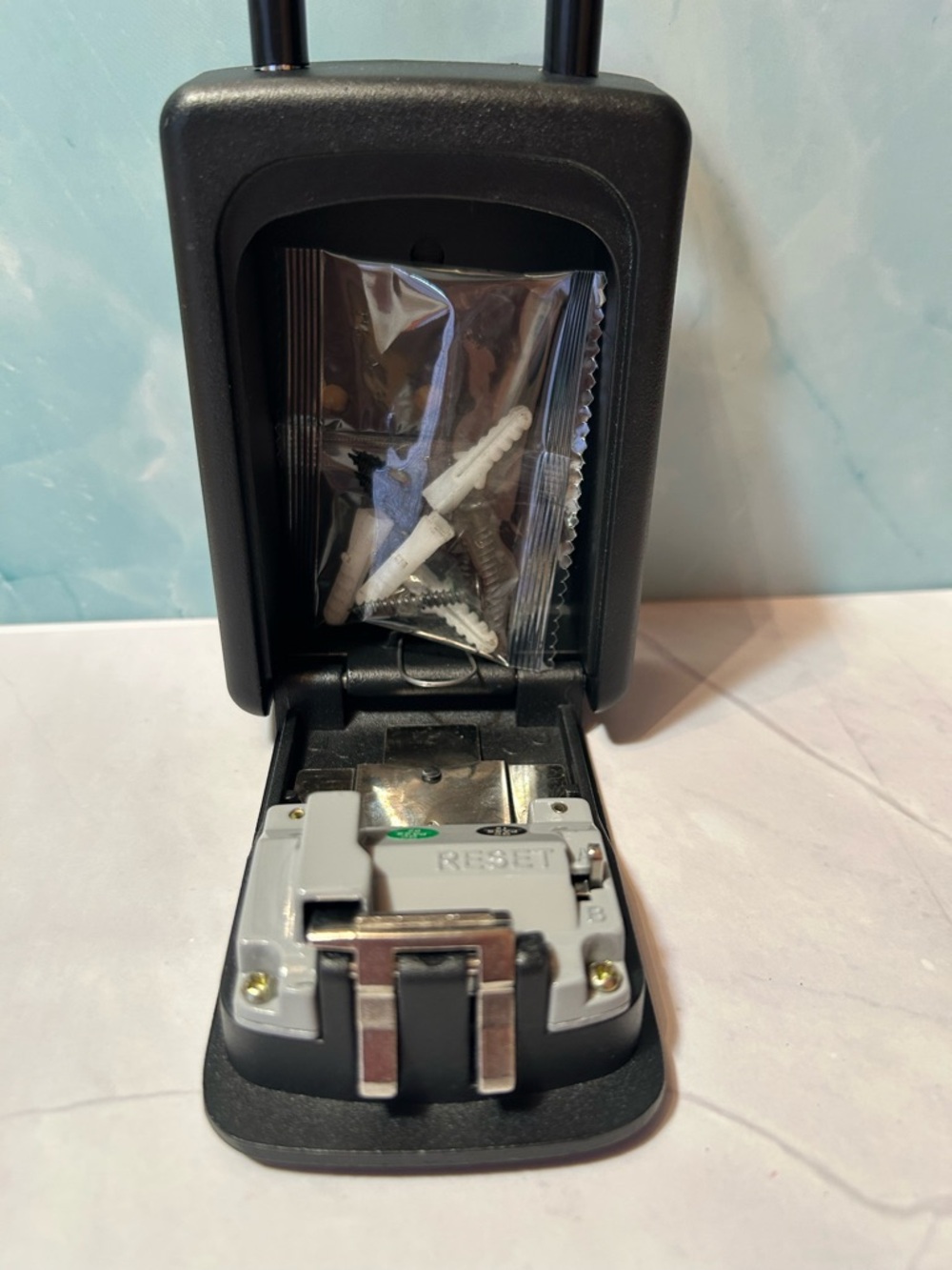 Black Portable Key Lock Box - Picture 5 of 6